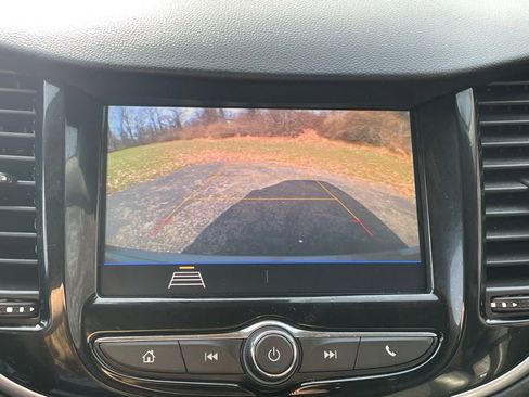 Certified 2022 Chevrolet Trax LT w/ LT Convenience Package image 35