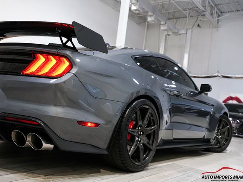 Used 2021 Ford Mustang Shelby GT500 w/ Carbon Fiber Track Pack RWD image 43