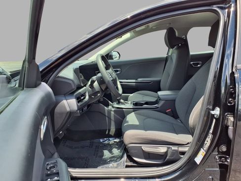 Used 2025 Kia K4 FWD image 23