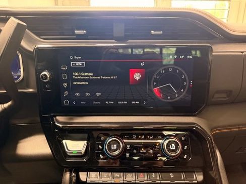 Used 2024 GMC Sierra 2500 AT4 w/ AT4 Premium Plus Package AWD/4WD image 41