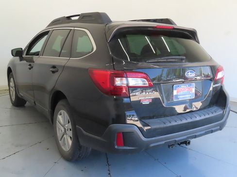 Used 2019 Subaru Outback 2.5i AWD/4WD image 6