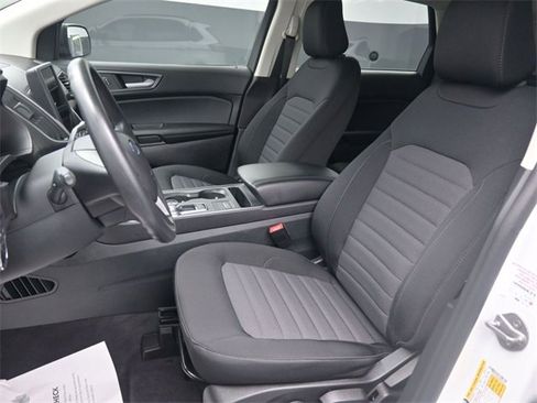 Used 2024 Ford Edge SE image 10
