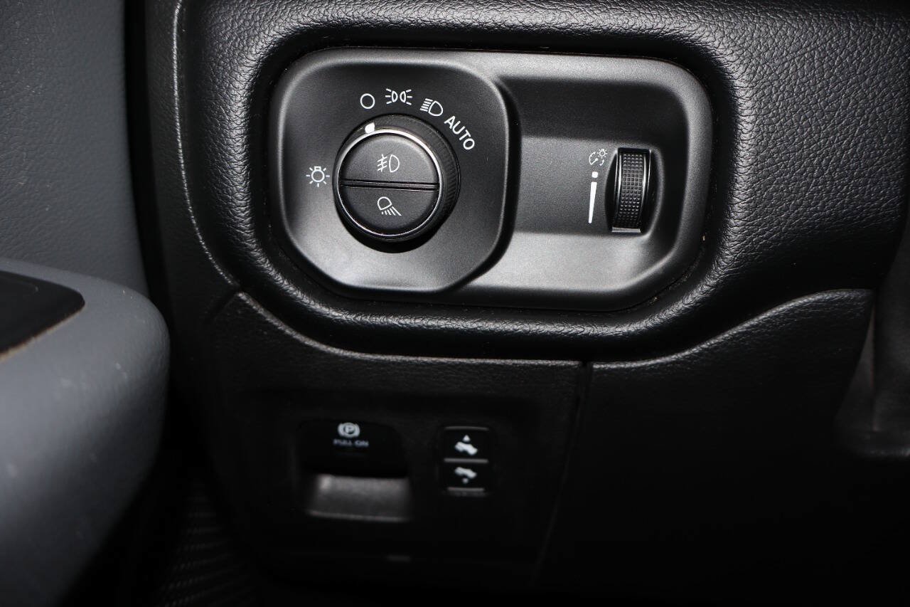 Used 2020 RAM 1500 Big Horn RWD image 25