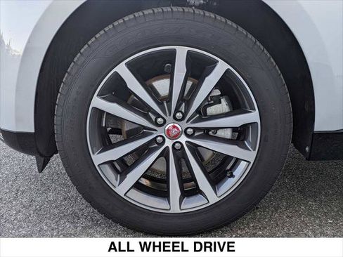 Used 2023 Jaguar F-PACE S image 9