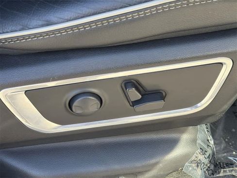 Used 2024 RAM 1500 Laramie image 40