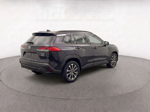 Used 2022 Toyota Corolla Cross XLE AWD/4WD image 5