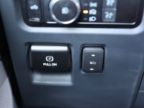 Used 2023 Ford F150 Lariat w/ Trailer Tow Package image 39