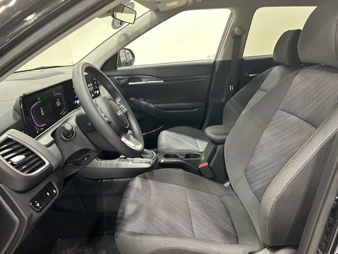 New 2026 Kia Seltos LX image 9