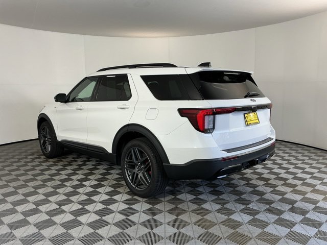 Used 2025 Ford Explorer ST-Line w/ Premium Package AWD/4WD image 7