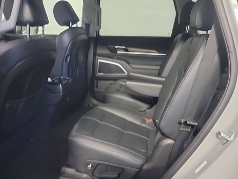 Certified 2022 Kia Telluride EX w/ EX Premium Package AWD/4WD image 17