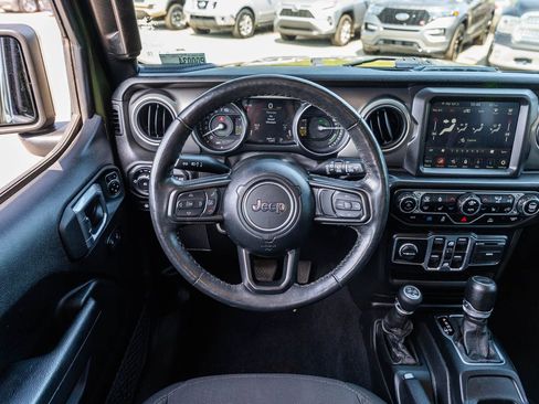 Used 2023 Jeep Wrangler Unlimited w/ Cold Weather Group AWD/4WD image 27