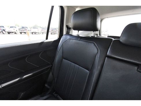 Used 2023 Volkswagen Tiguan SE image 14