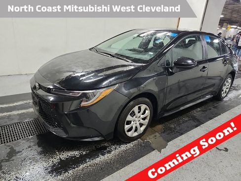 Used 2022 Toyota Corolla LE image 1