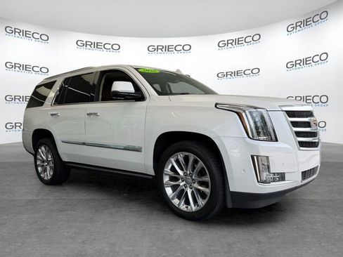 Used 2020 Cadillac Escalade Premium Luxury RWD image 1