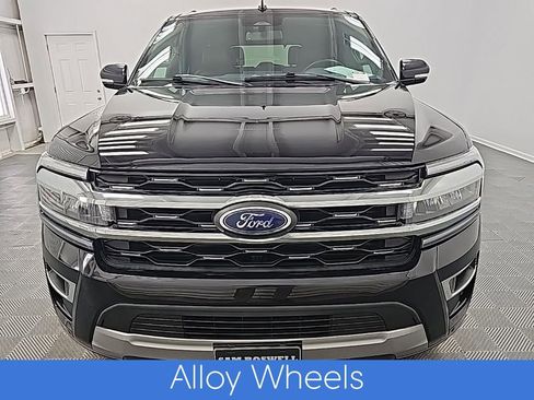 Used 2024 Ford Expedition Limited image 4