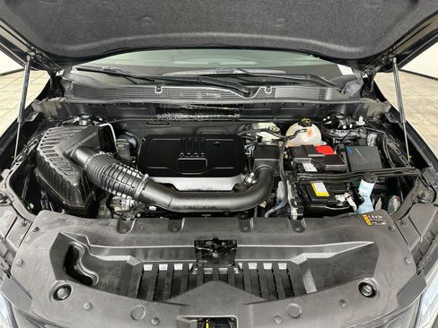 Used 2025 Chevrolet Blazer LT FWD image 32