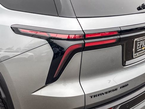 New 2026 Chevrolet Traverse Z71 w/ Enhanced Driving Package image 8