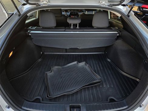 Used 2022 Toyota Prius LE image 23