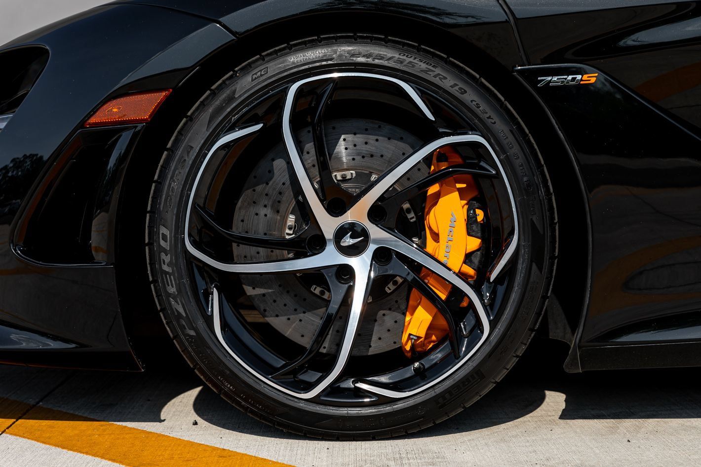 Used 2024 McLaren 750S RWD image 16