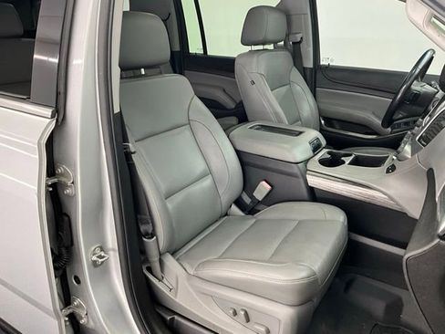 Used 2019 Chevrolet Suburban LT image 10