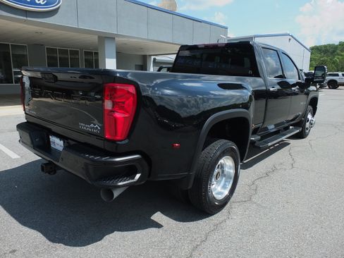 Used 2023 Chevrolet Silverado 3500 High Country w/ LPO, Hitch Package AWD/4WD image 3