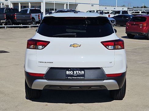 Used 2023 Chevrolet TrailBlazer LT w/ Convenience Package image 5