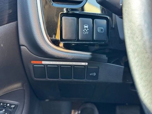 Used 2016 Mitsubishi Outlander SEL image 28