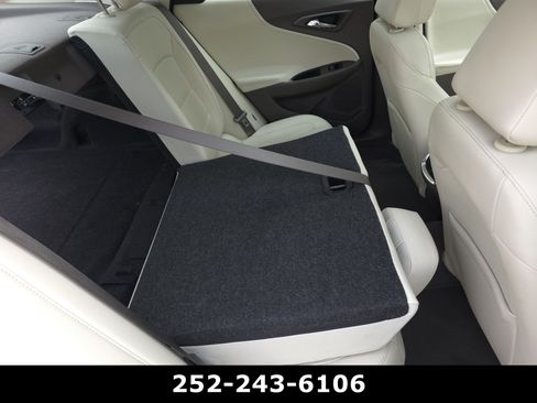 Used 2024 Chevrolet Malibu LT FWD image 21