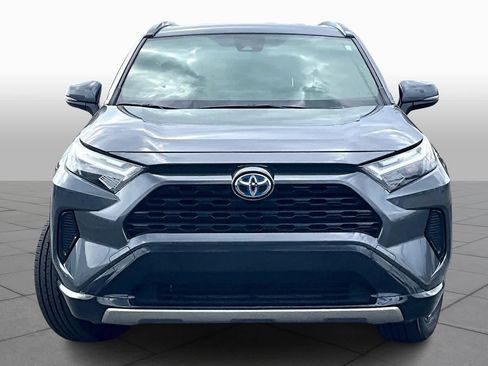 Used 2022 Toyota RAV4 SE image 4