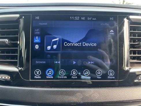 Used 2017 Chrysler Pacifica Touring-L image 35