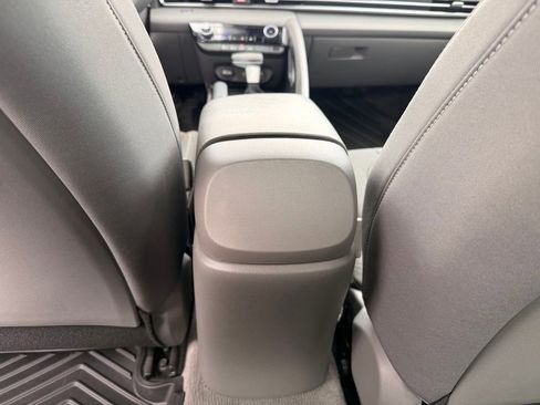 Used 2023 Hyundai Elantra SEL w/ Winter Weather Package FWD image 30