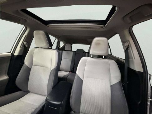 Used 2013 Toyota RAV4 XLE image 17