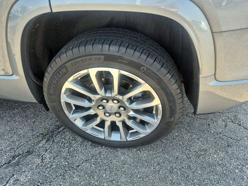 Used 2023 GMC Acadia Denali w/ Denali Ultimate Package AWD/4WD image 36