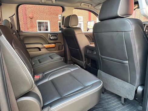 Used 2018 Chevrolet Silverado 2500 High Country w/ Duramax Plus Package image 28