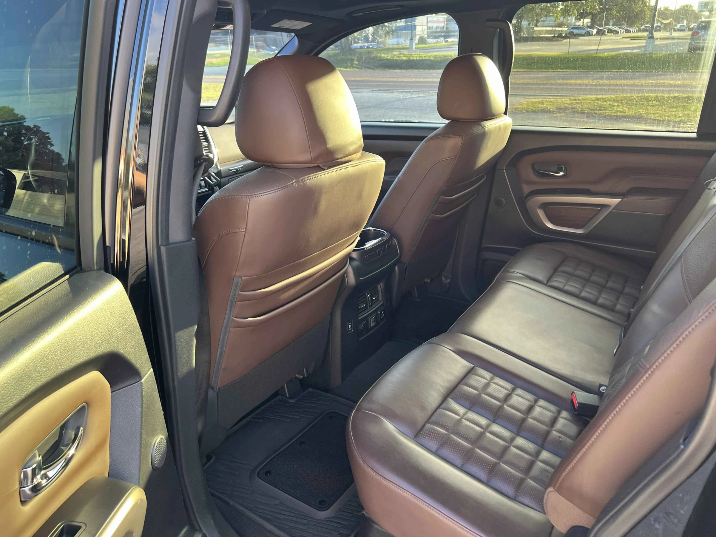 Used 2021 Nissan Titan Platinum Reserve w/ Moonroof Package RWD image 18