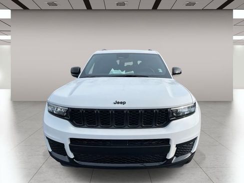 New 2025 Jeep Grand Cherokee L Altitude image 8