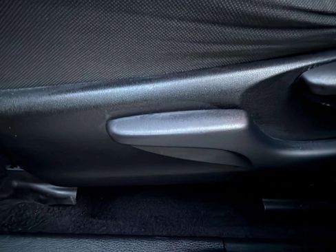 Used 2019 Toyota Highlander LE image 38