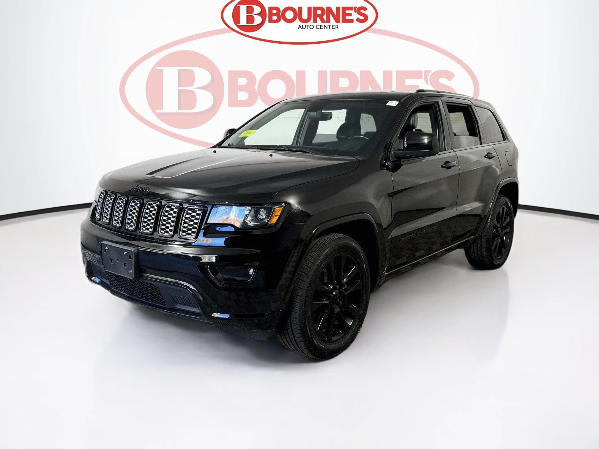 Used 2017 Jeep Grand Cherokee Altitude AWD/4WD image 7