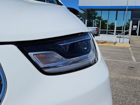 Used 2024 Chrysler Pacifica Touring-L FWD image 9