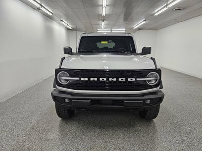 New 2026 Ford Bronco Outer Banks w/ Black Appearance Package