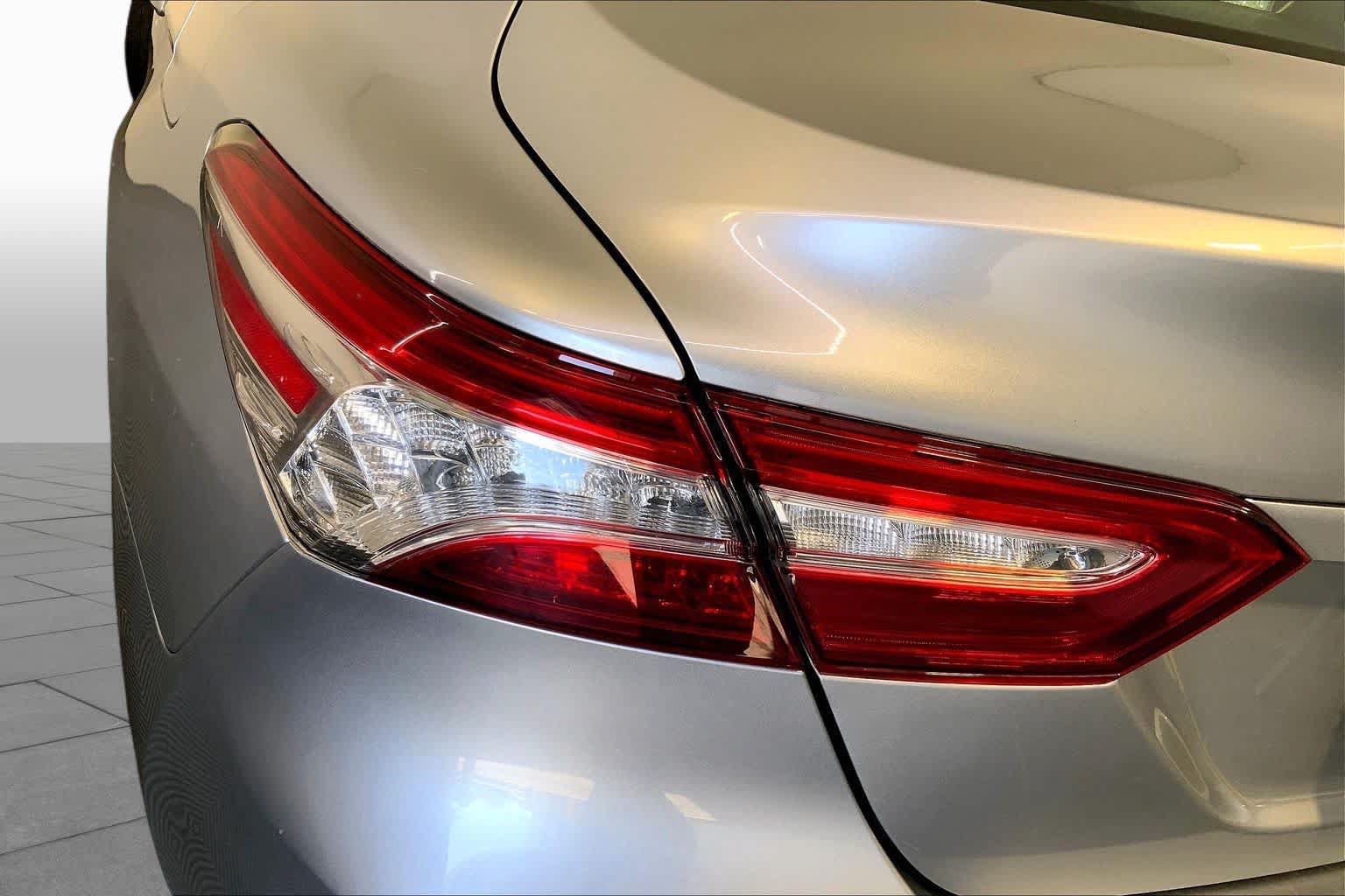 Used 2019 Toyota Camry XLE w/ Driver Assist Package FWD image 28