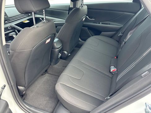 New 2026 Hyundai Elantra Hybrid FWD image 10
