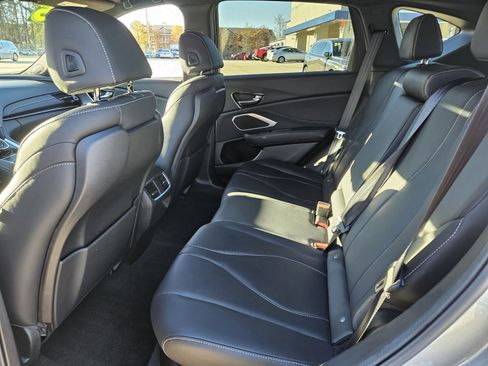 Used 2025 Acura RDX SH-AWD image 10