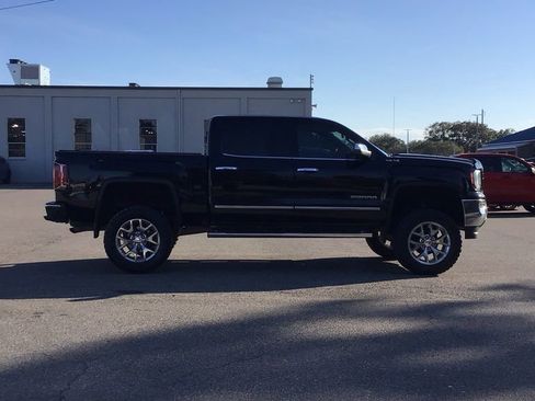 Used 2018 GMC Sierra 1500 SLT w/ SLT Premium Package image 4