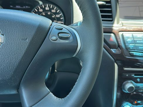 Used 2015 Nissan Pathfinder SL w/ SL Premium Package AWD/4WD image 19