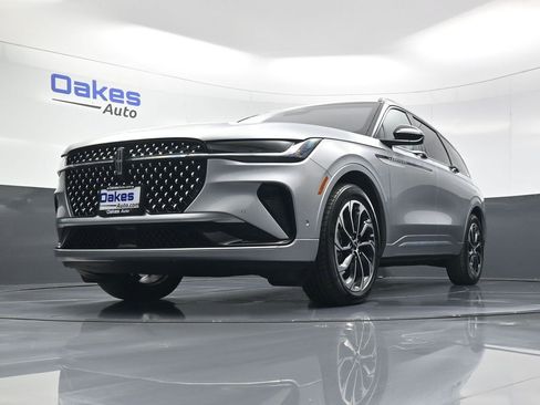 Used 2024 Lincoln Nautilus Reserve image 39