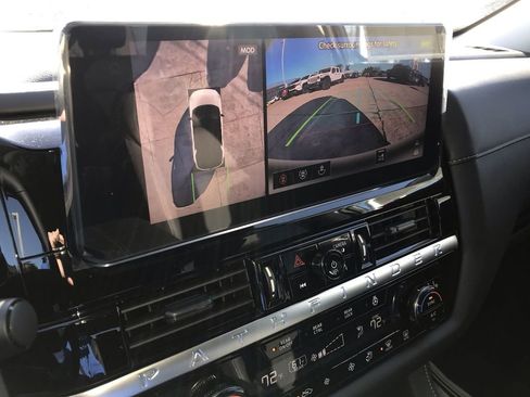 New 2026 Nissan Pathfinder SL image 17