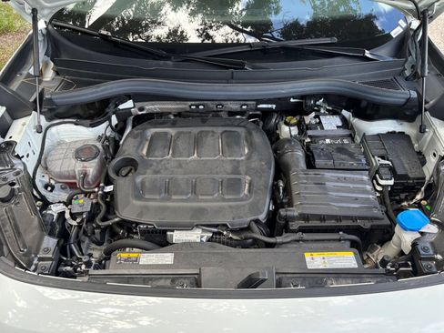 Used 2026 Volkswagen Tiguan SE FWD image 32