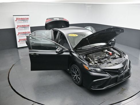 Used 2024 Toyota Camry SE FWD image 43
