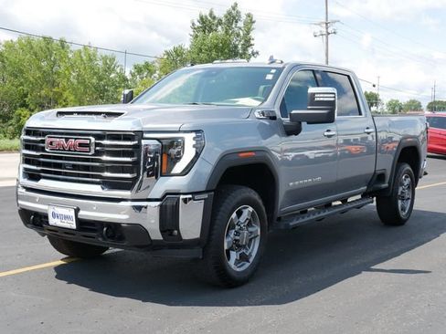 Used 2025 GMC Sierra 3500 SLT w/ SLT Convenience Package AWD/4WD image 2